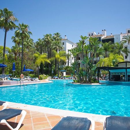Beachfront Luxury Complex With Tropical Gardens & Pools Marbella Exteriör bild