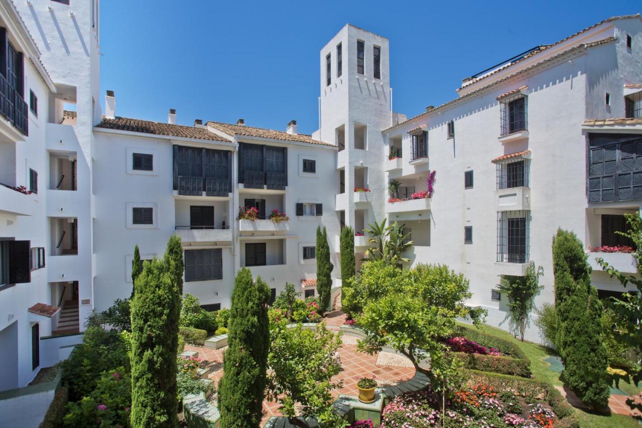 Beachfront Luxury Complex With Tropical Gardens & Pools Marbella Exteriör bild