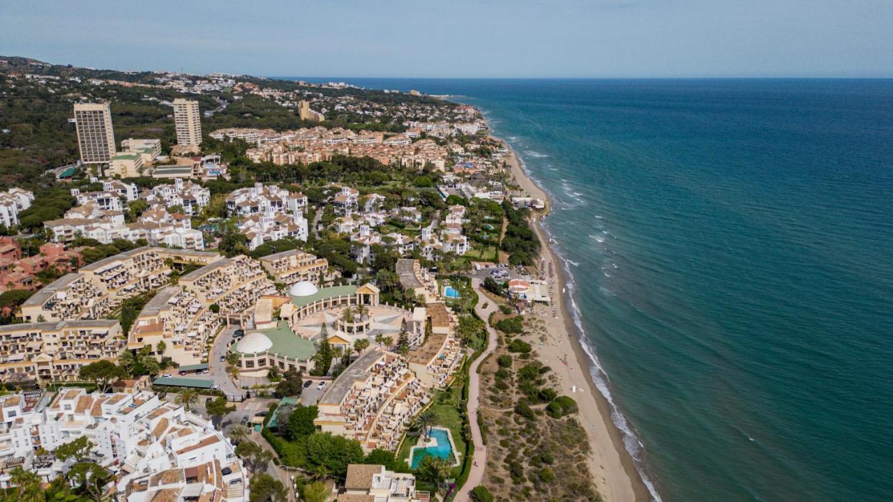 Beachfront Luxury Complex With Tropical Gardens & Pools Marbella Exteriör bild