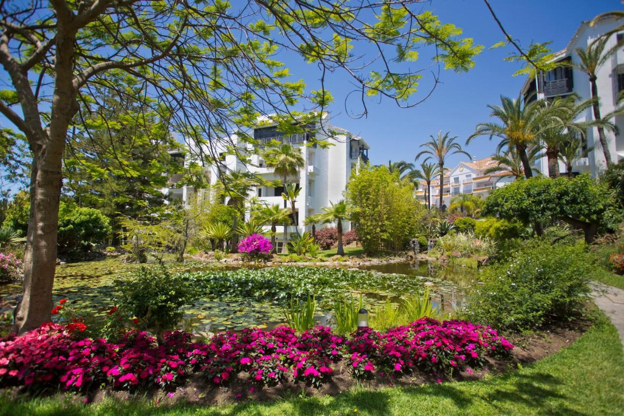 Beachfront Luxury Complex With Tropical Gardens & Pools Marbella Exteriör bild