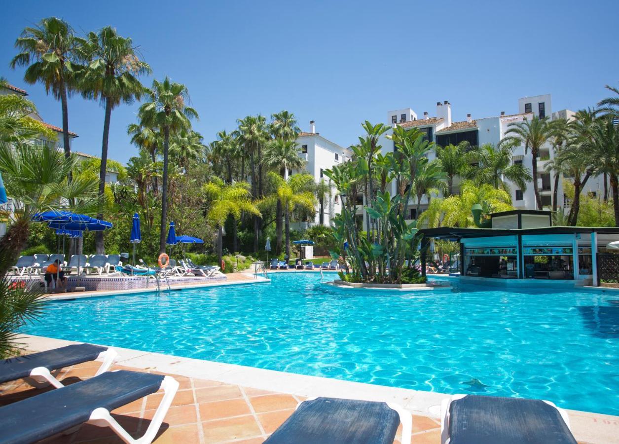 Beachfront Luxury Complex With Tropical Gardens & Pools Marbella Exteriör bild